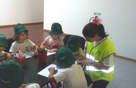 Alunos do infantário do CCSS de Guifões visitam o Edifício Administrativo de Guifões