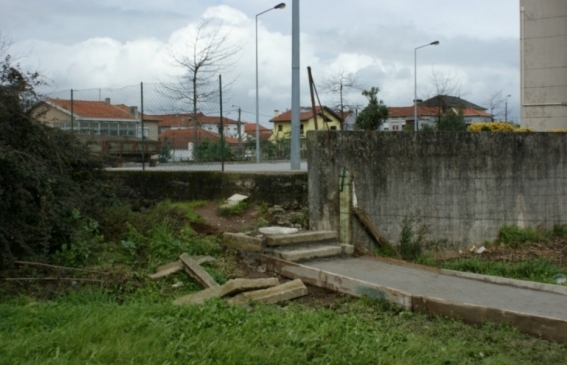 Construção de passagem pedonal na Rua Monte do Vale em Leça do Balio