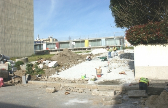 Construção de rampa de acesso ao Centro Escolar Quinta do Vieira em Custóias